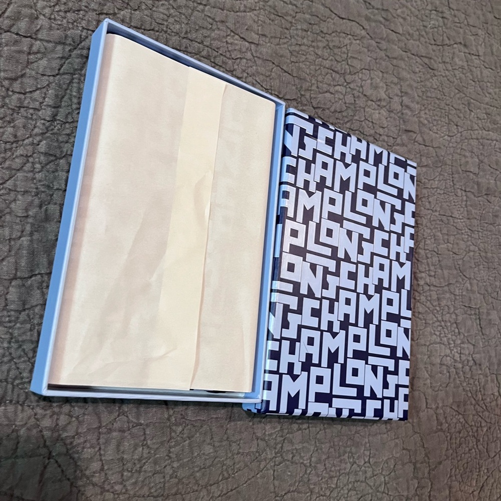 Longchamp journal, brand new and never used.